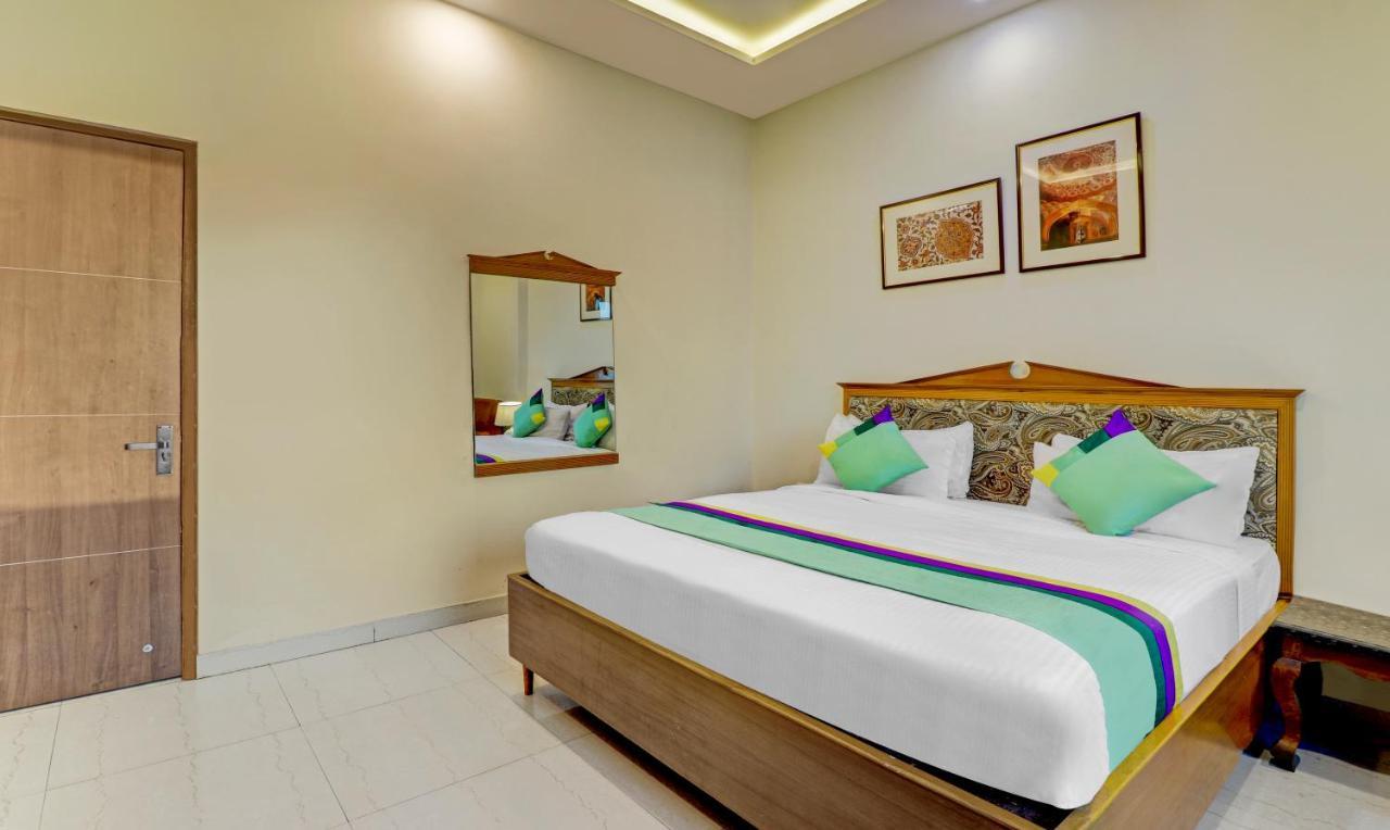 Treebo C1 Taj Nirvana آغْرا المظهر الخارجي الصورة